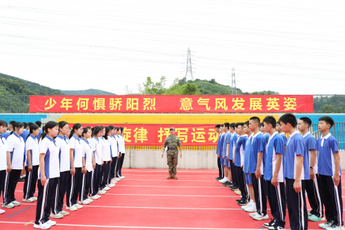 福城街道武装部:精英教官引领学生军训新风尚