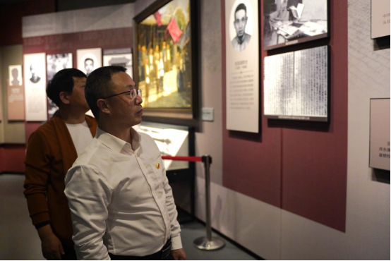 金华平安产险党支部开展清明祭扫主题党日活动