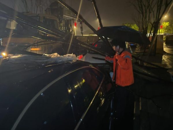 于笔墨光影间,照见平安的温度与坚守
